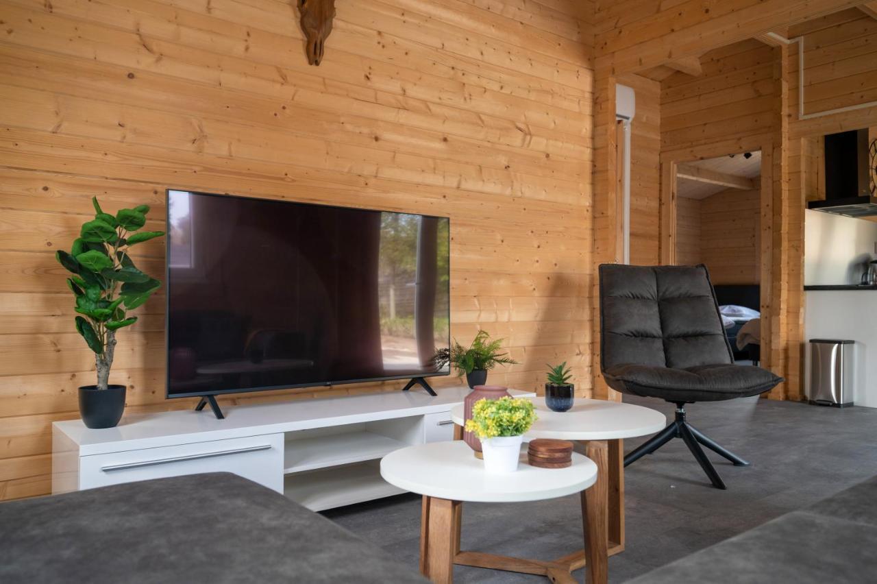 Recreatiepark Maas En Bos Hotell Wellerlooi Exteriör bild